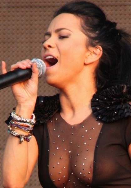 Певица Inna на концерте Summerfestival