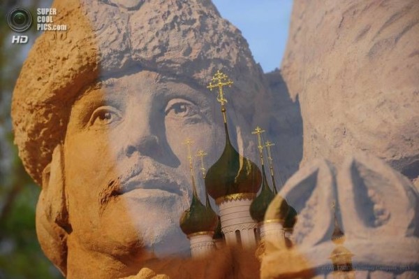 Выставка песчаных скульптур, посвященная 40-летию фильма «Иван Васильевич меняет профессию»