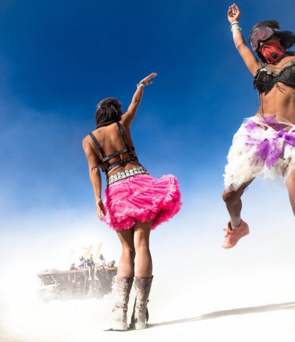 Участницы фестиваля Burning Man (24 фото)