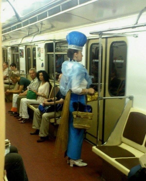 Кто был в метро, тот в цирке не смеется
