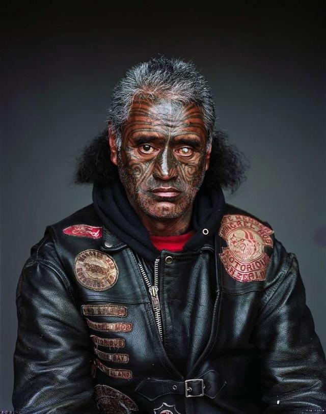Фотограф сделал впечатляющие снимки членов Монгрел Моб - крупнейшей банды Новой Зеландии