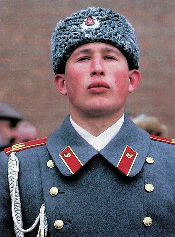Фотографии СССР из журнала National Geographic за 1990 год.