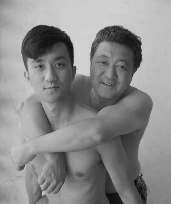 Фотографии с сыном на протяжении 26 лет жизни