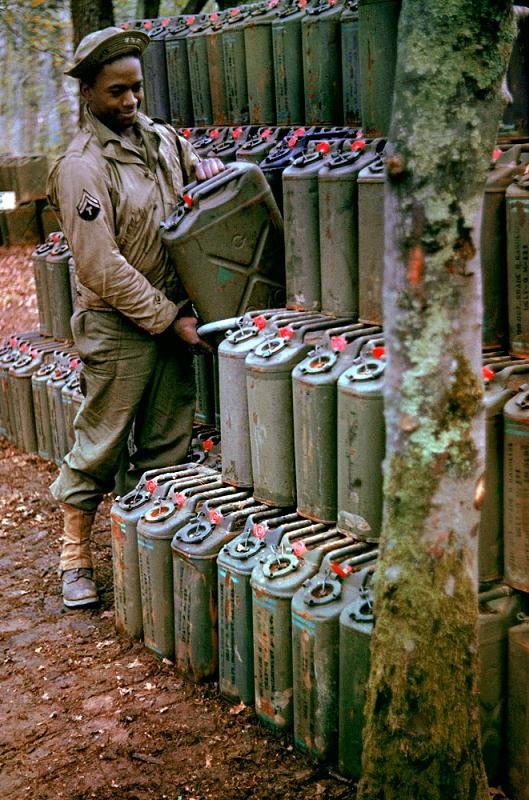 Цветные снимки времен Второй Мировой войны 1944 года (20 фото)