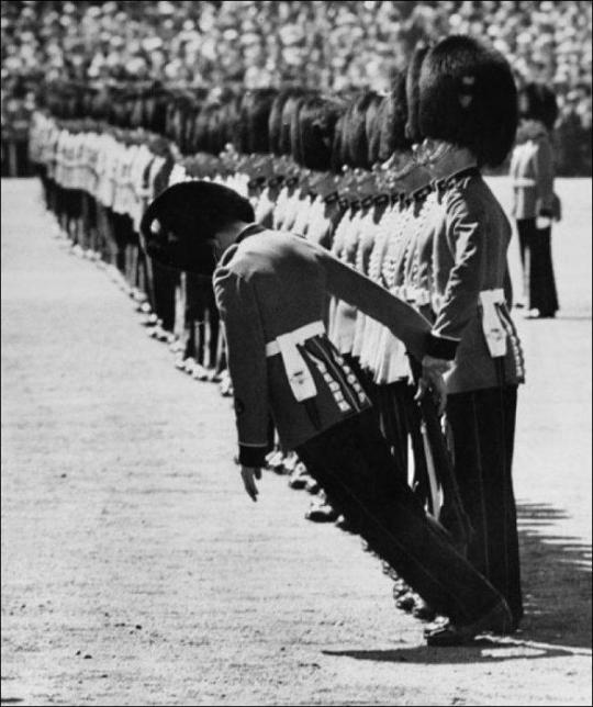Обмороки военных на церемониях