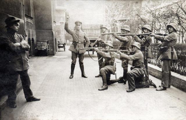 5. Расстрел коммуниста, Германия, 1919 год. история, фотографии