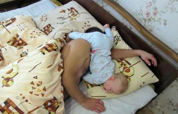 20 доказательств того, что малыши могут уснуть где угодно