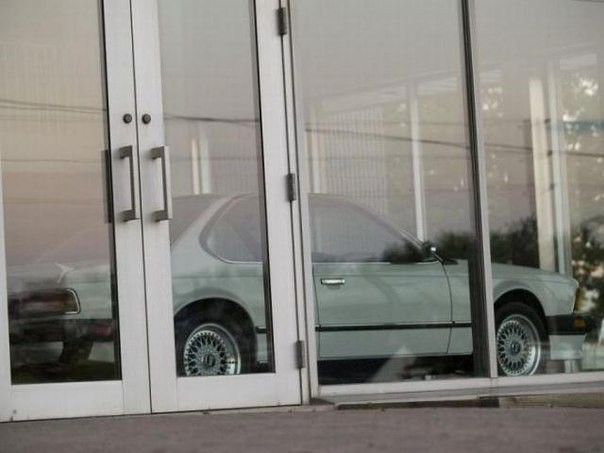 Законсервированный дилерский центр BMW, цена которого растет с каждым днем