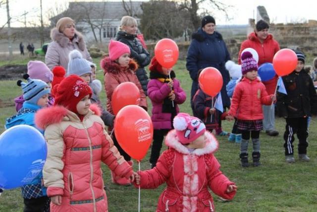 В крымском селе состоялась торжественная церемония открытия детской горки