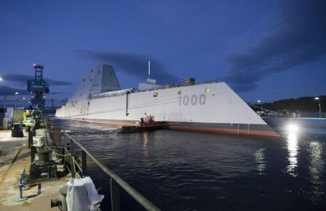 В США сошел на воду самый большой эсминец Zumwalt