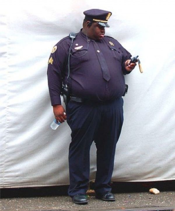 Полицейские, потерявшие физическую форму за годы службы