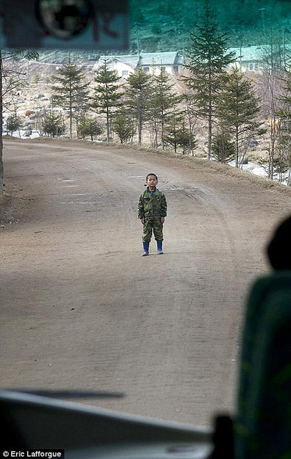 Запрещенные фотографии - северная корея, снятая скрытой камерой