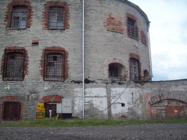 Пугающая заброшенная тюрьма в Эстонии