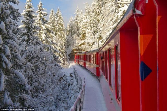 Самая живописная железная дорога Европы в Швейцарских Альпах
