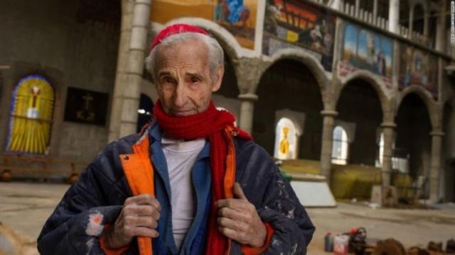 Испанец уже почти 50 лет строит собор своими руками