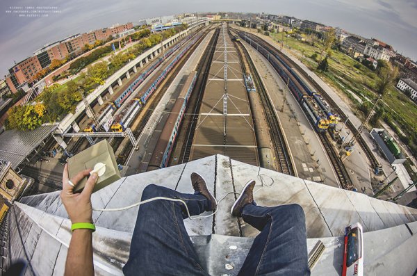 Рискуя собственной жизнью, мужчина делает потрясающие фотографии Будапешта