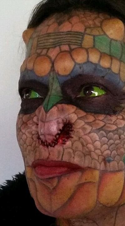 55-летний трансгендер превратил себя в дракона