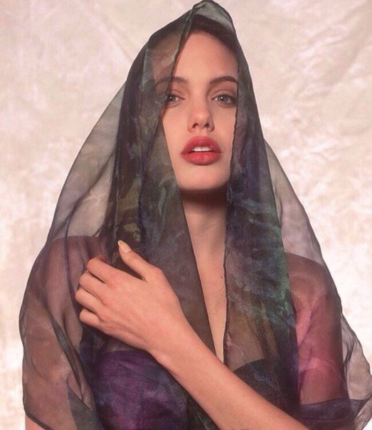 Фотосессия 16-летней Анджелины Джоли, 1991 г