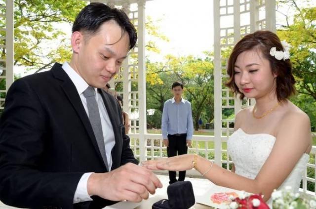 Плохой фотограф испортил свадьбу молодоженам