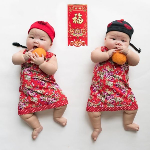 Хорошенькие близняшки из Сингапура стали хитом в Инстаграме