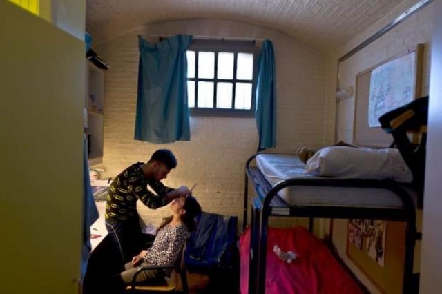Голландскую тюрьму превратили в общежитие для беженцев