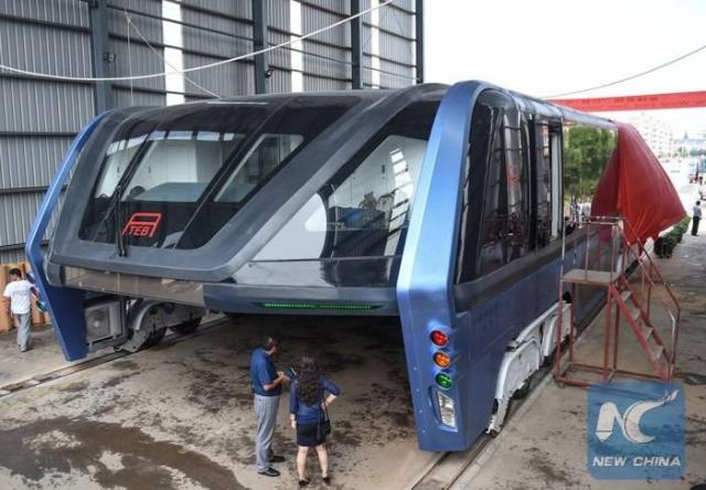 В Китае протестировали прототип «автобуса будущего» TEB