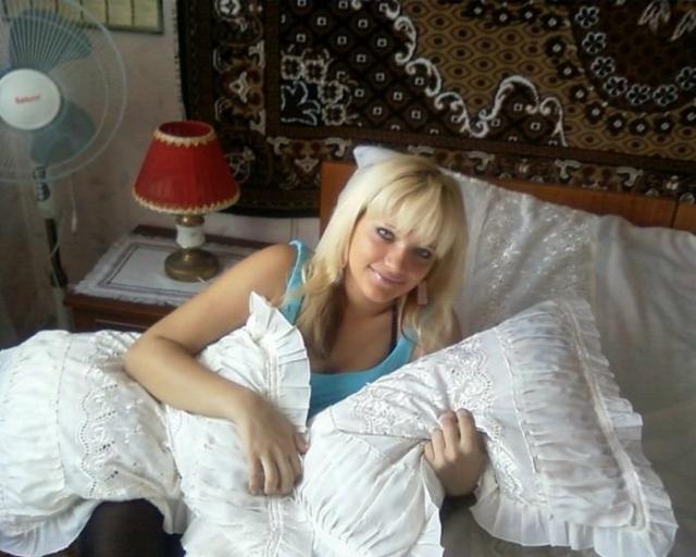 Домашние фото любительниц ковров