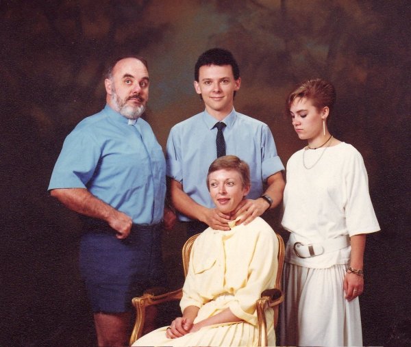 35 семейных снимков, которые стыдно держать в альбоме