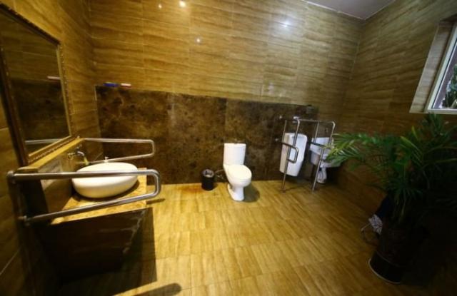 Пятизвездочный общественный туалет в Китае