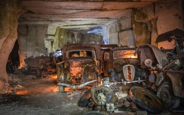 Во Франции обнаружены спрятанные от немцев довоенные авто