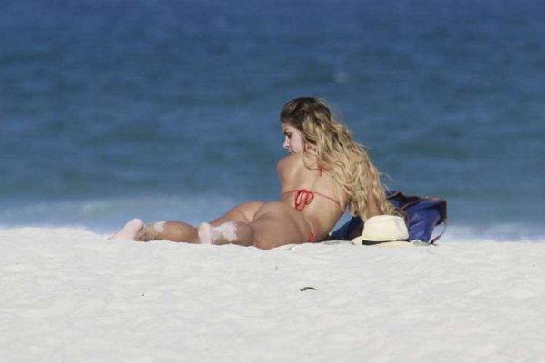 Сексуальные дамы на пляжах Бразилии