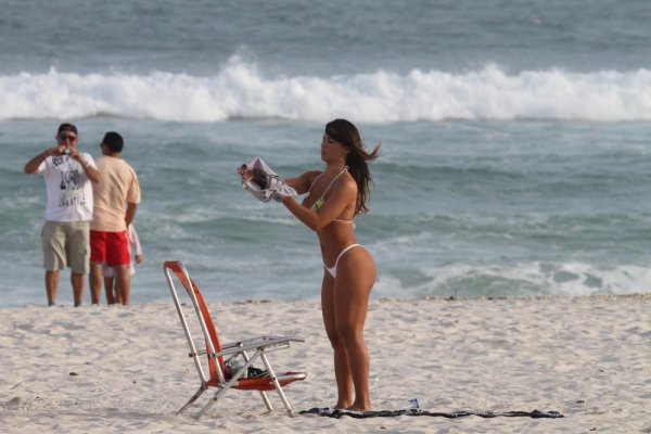 Сексуальные дамы на пляжах Бразилии