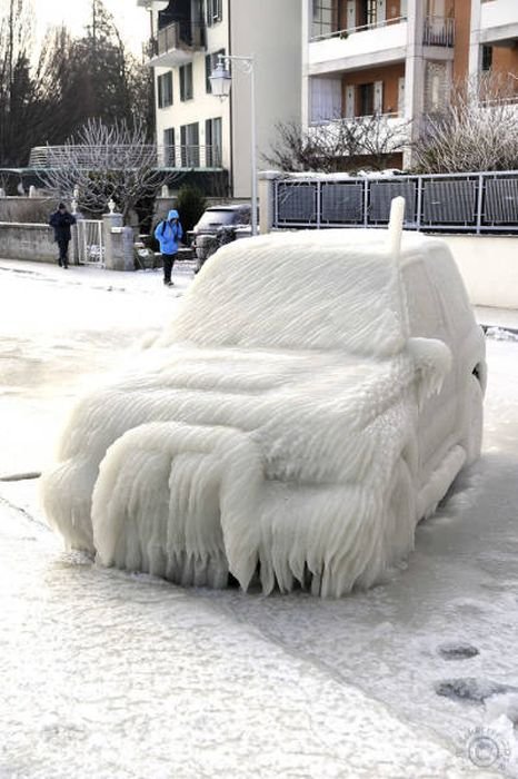 Замерзшие автомобили