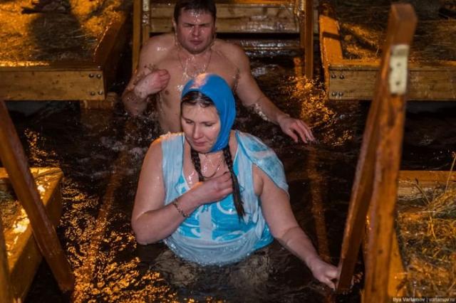 Крещенские купания в Москве на Дворцовом пруду