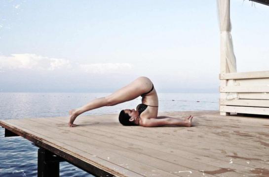 Даша Астафьева - настоящий мастер йоги