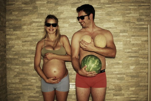 Что делает беременность с женщиной: самые нелепые фотографии беременных