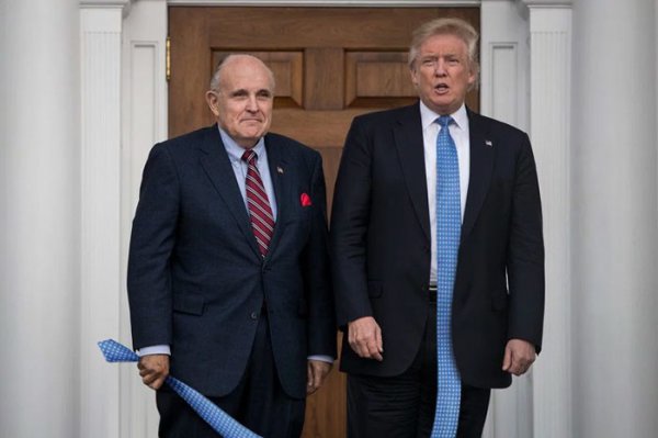 Длинный галстук президента США