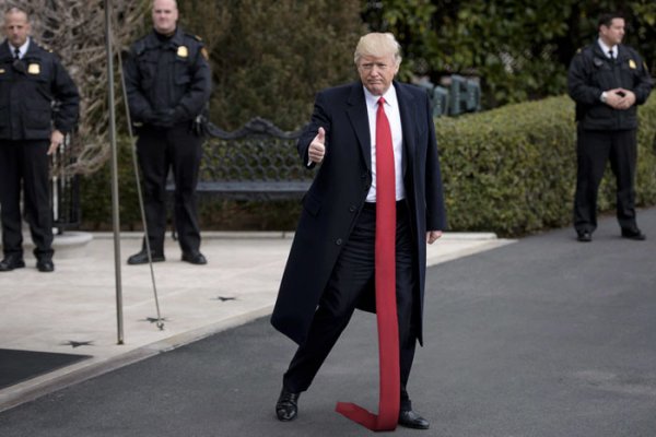 Длинный галстук президента США