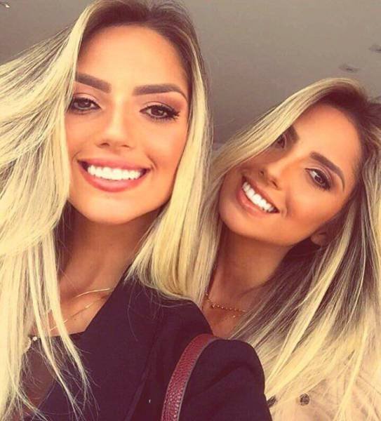 Очаровательные сестры-близняшки Араужо из Бразилии
