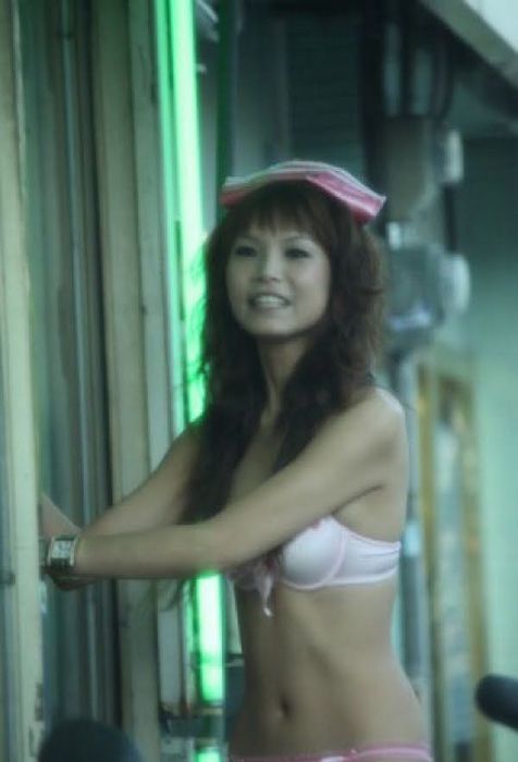  Как одеваются проститутки в Тайване (14+)