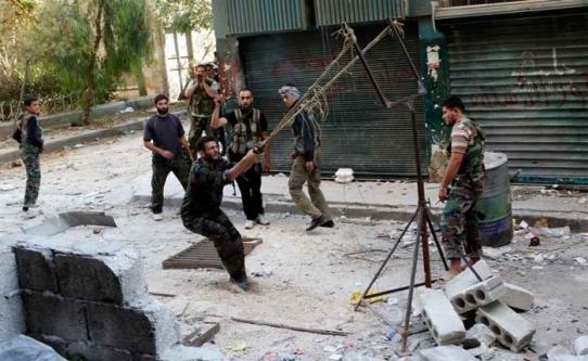 Самодельная рогатка сирийских повстанцев для запуска гранат