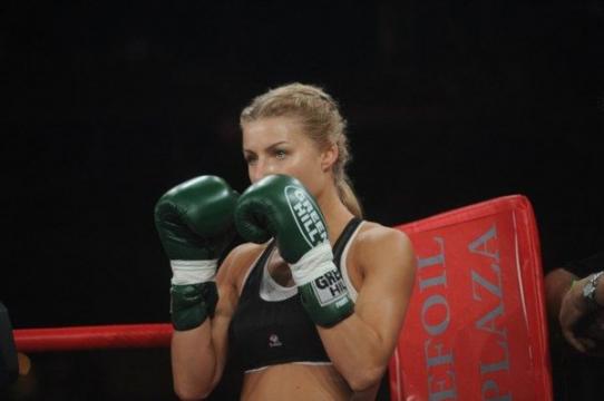 Первая красавица тайского бокса Екатерина Вандарьева
