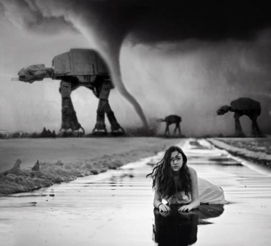 Фотожаба "Девушка и шторм"
